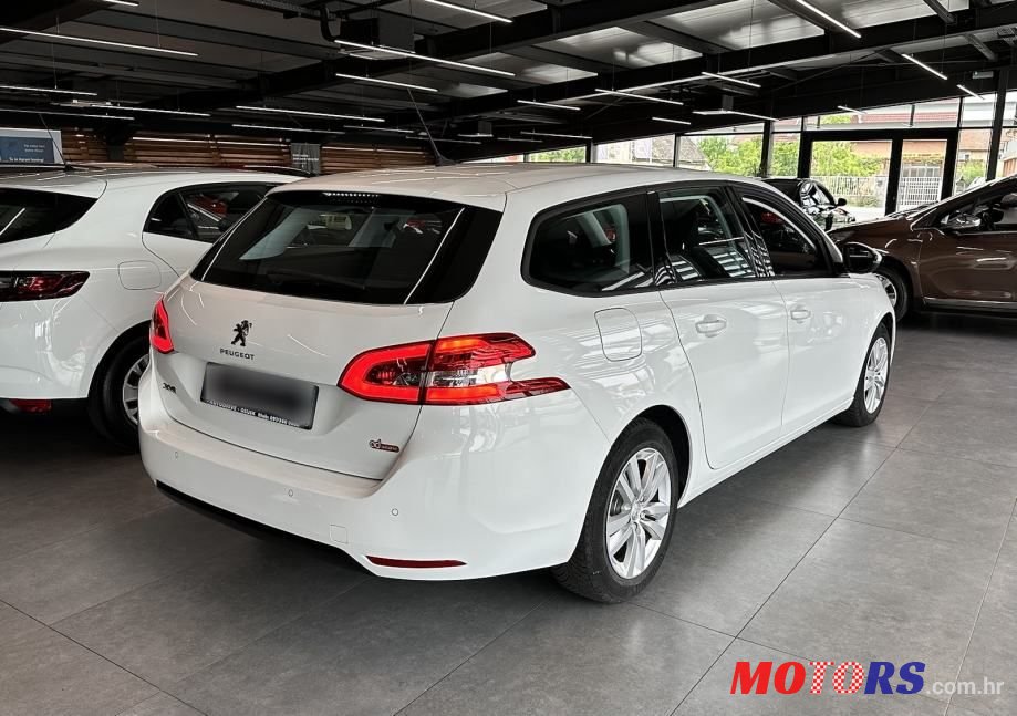 2017' Peugeot 308 Sw photo #6