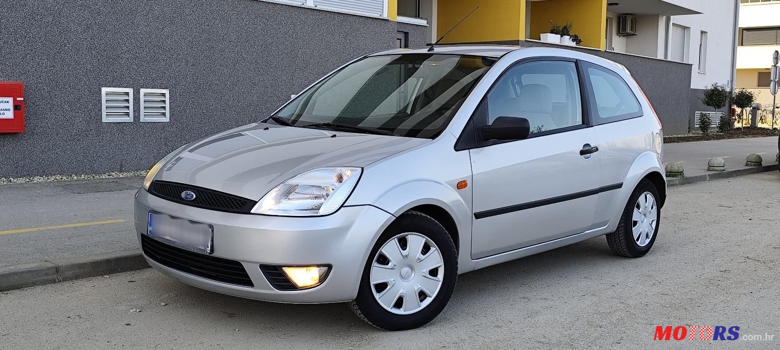 2012' Opel Astra Karavan photo #1