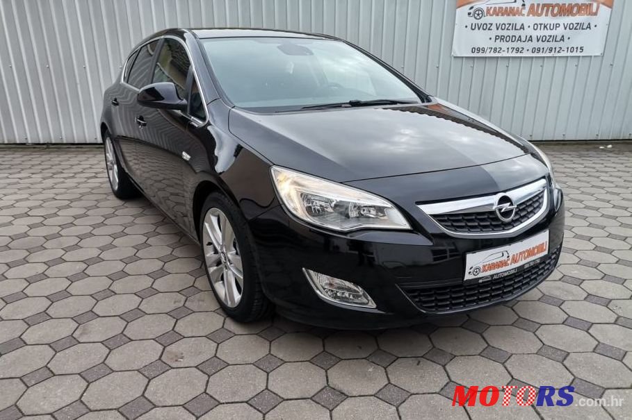 2010' Opel Astra 1,7 Cdti photo #1