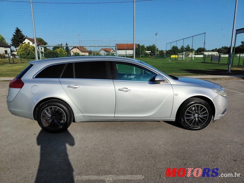 2010' Opel Insignia Karavan photo #2