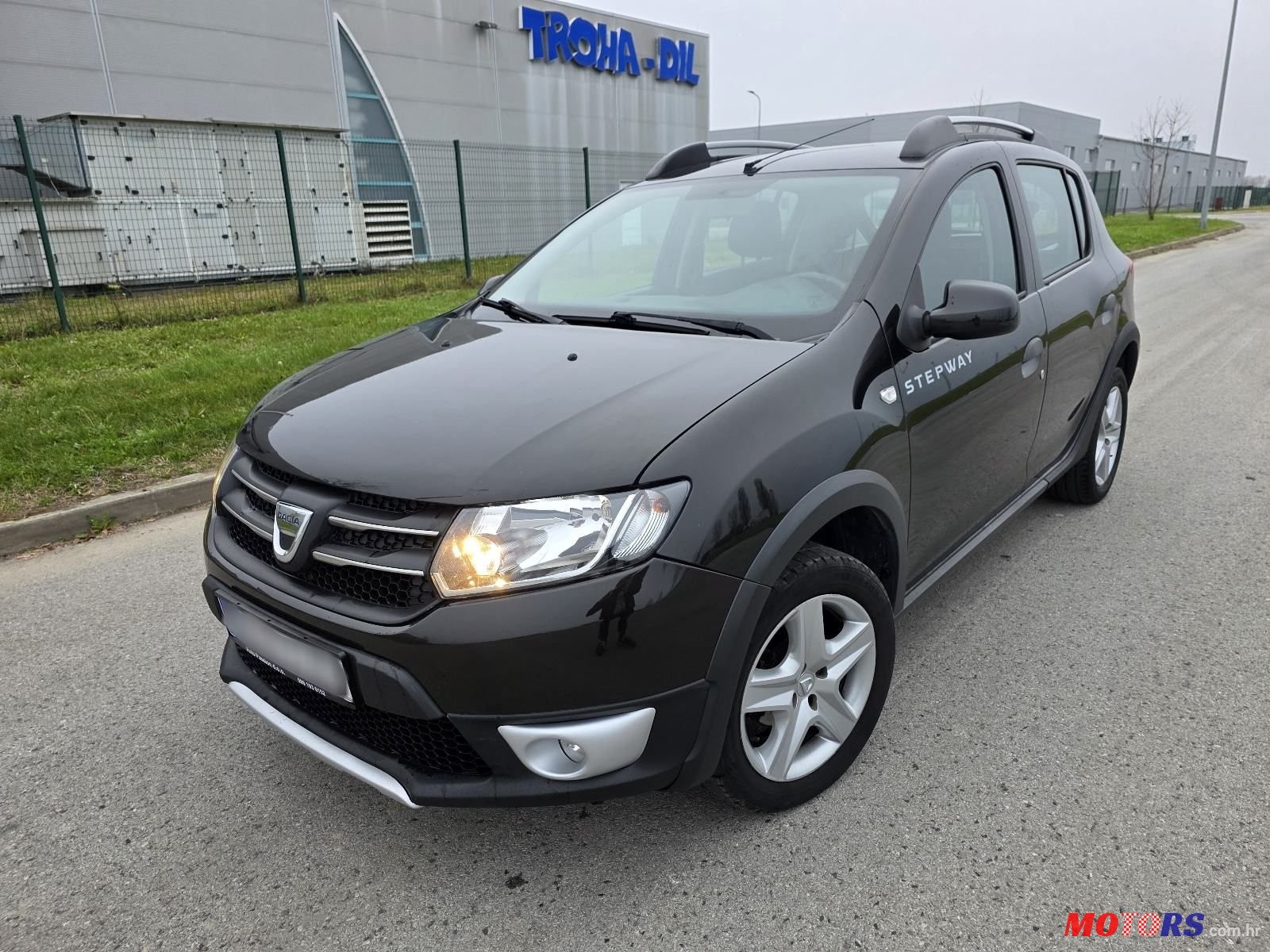 2014' Dacia Sandero photo #1