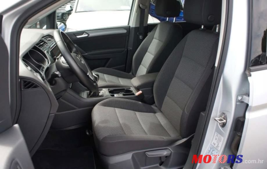 2021' Volkswagen Touran 2.0 Tdi photo #5