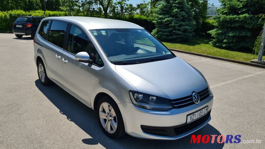 2011' Volkswagen Sharan photo #1