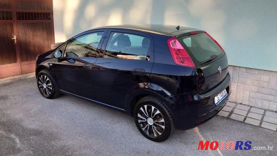 2009' Fiat Grande Punto photo #3