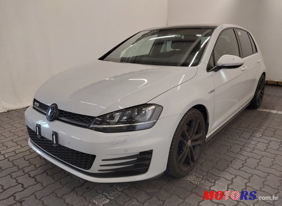 2013' Volkswagen Golf VII 2.0 Gtd photo #2