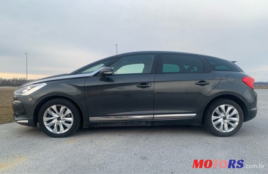 2015' Citroen DS5 150 S&S photo #3