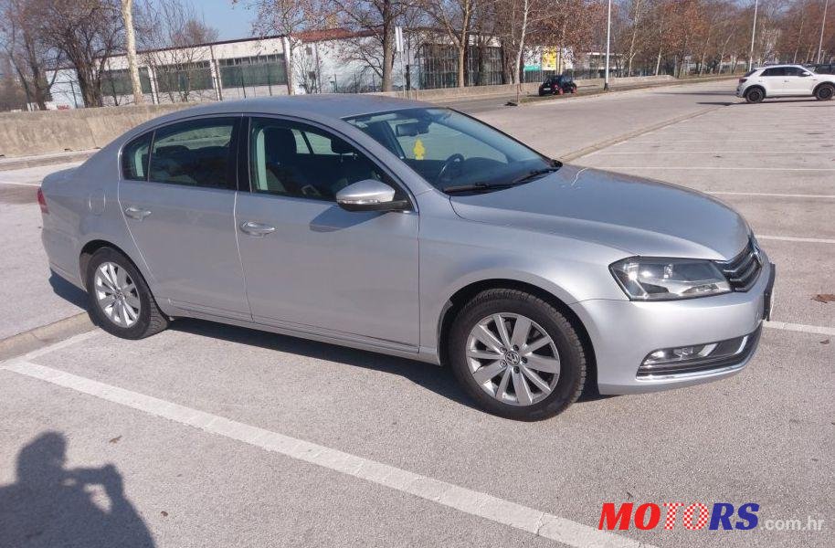 2011' Volkswagen Passat 2,0 Tdi Bmt photo #1