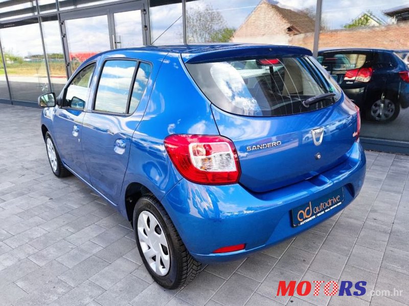 2014' Dacia Sandero photo #5