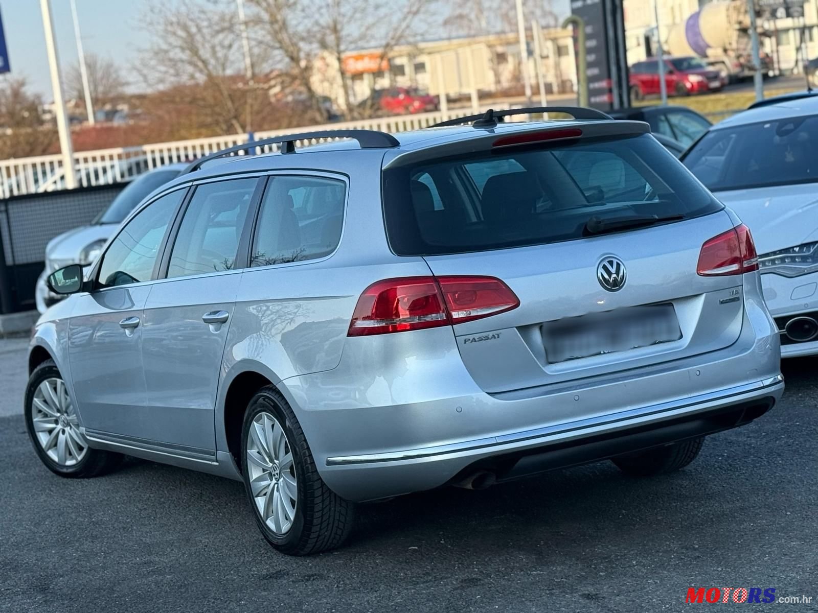 2011' Volkswagen Passat Variant photo #4