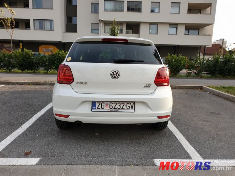 2014' Volkswagen Polo photo #5