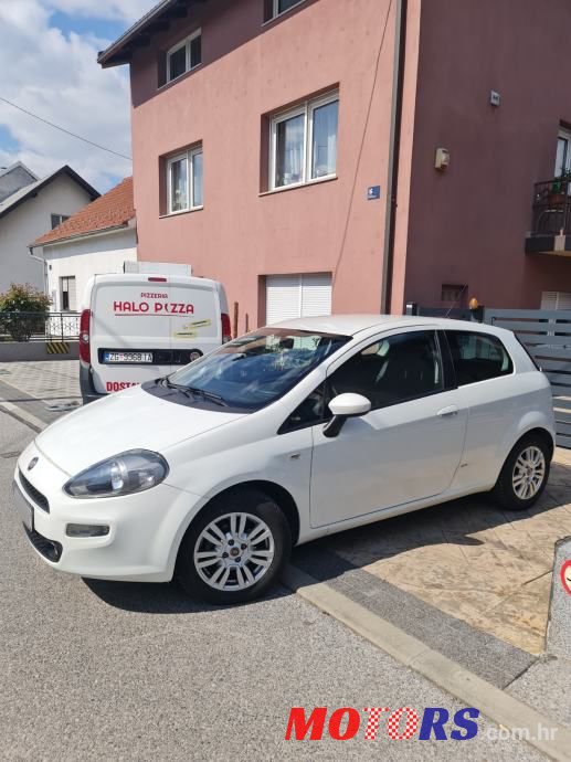 2014' Fiat Punto photo #1