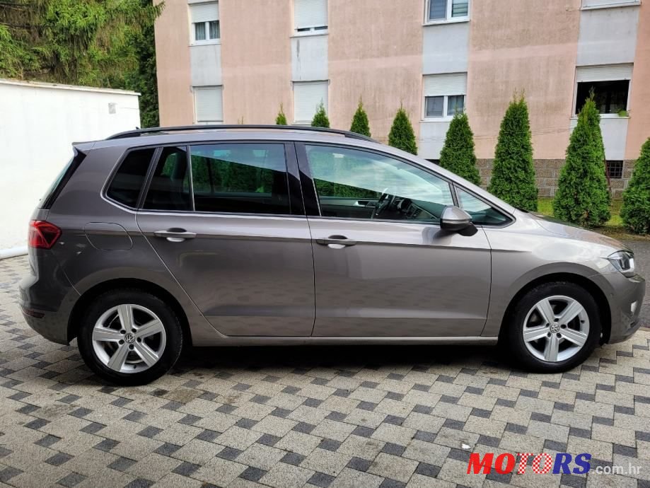 2014' Volkswagen Golf 1.6 Tdi photo #5