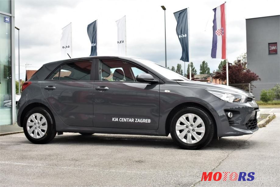 2023' Kia Rio photo #4