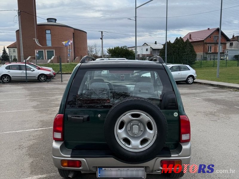 2003' Suzuki Vitara 1.6 Vx photo #2