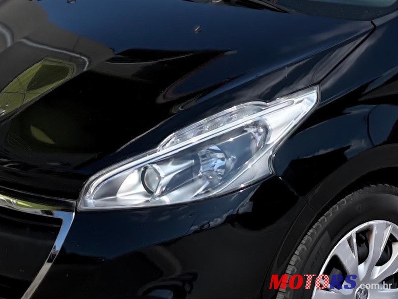 2019' Peugeot 208 1,2 Puretech photo #2