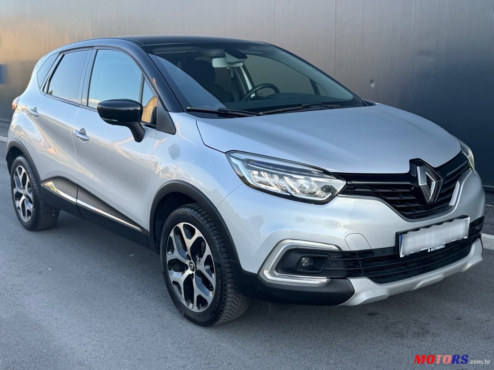 2019' Renault Captur Tce photo #2