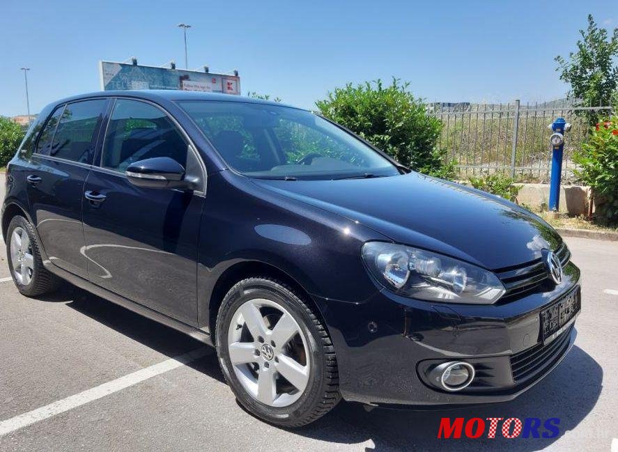 2010' Volkswagen Golf VI 1,6 Tdi photo #1