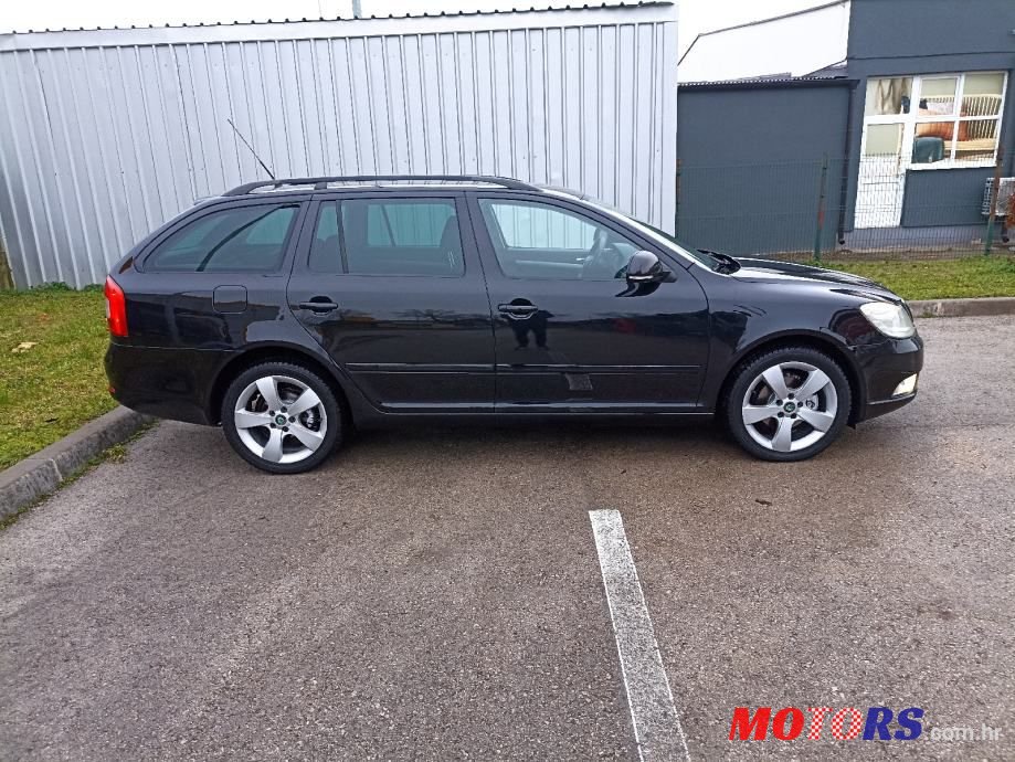 2010' Skoda Octavia Combi photo #6