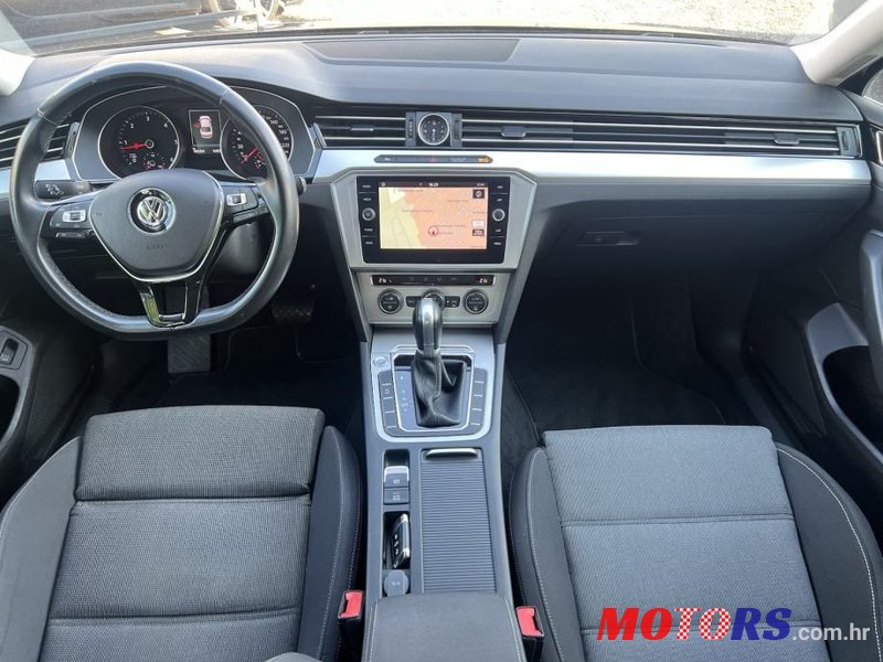 2015' Volkswagen Passat photo #6