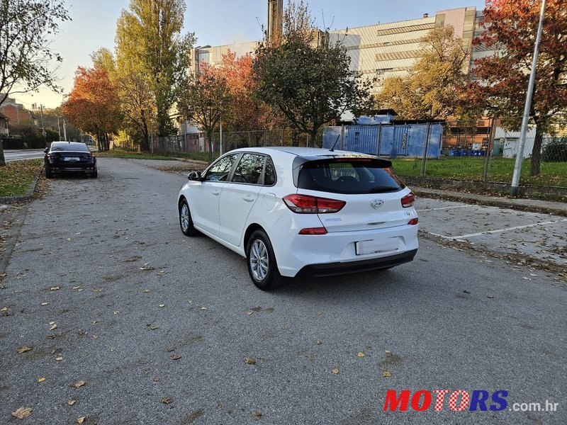 2020' Hyundai i30 1.0 T-Gdi photo #3