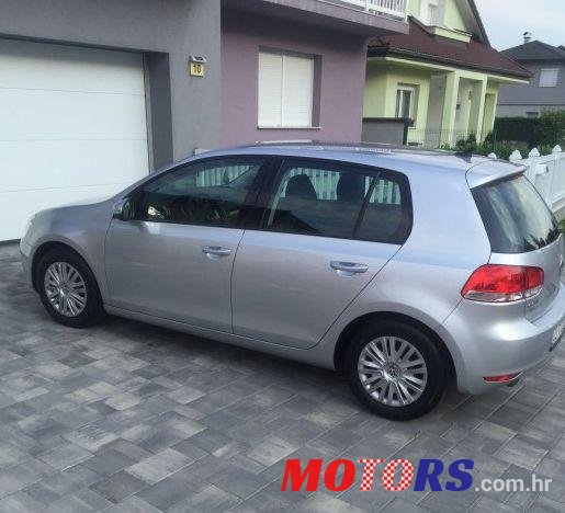 2010' Volkswagen Golf VI 1,6 Tdi photo #1