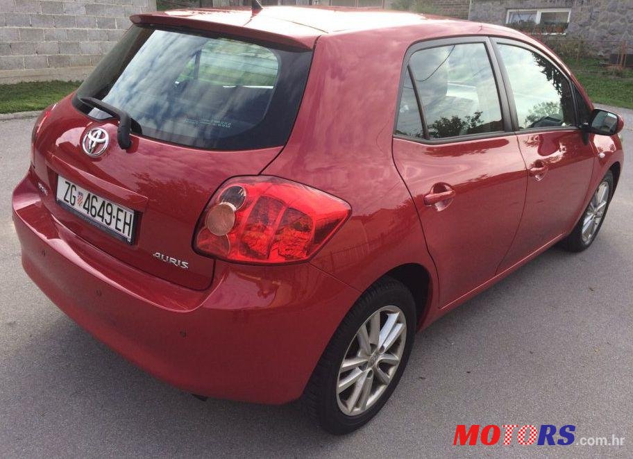 2009' Toyota Auris 1,4 D4-D photo #2