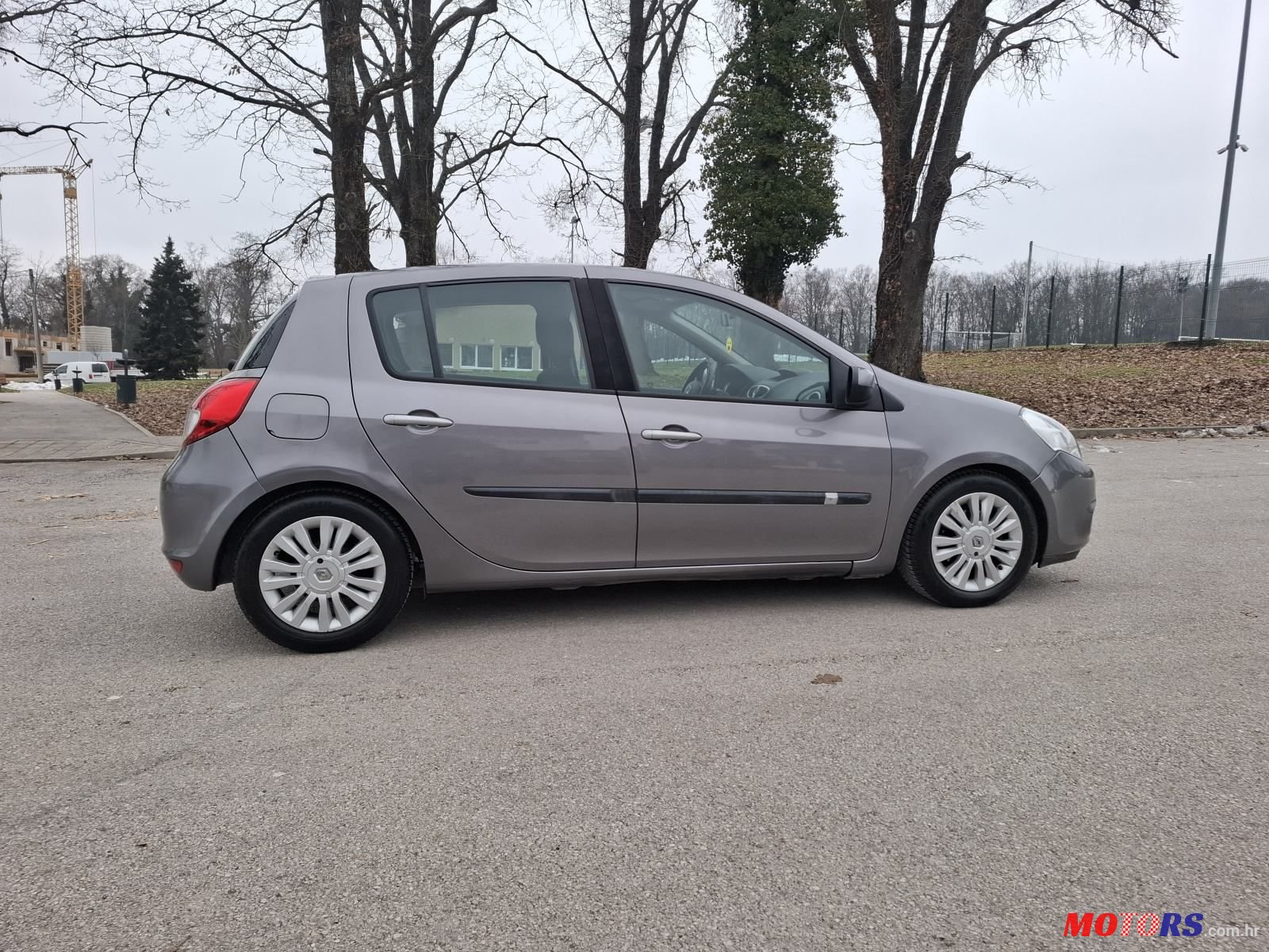 2010' Renault Clio photo #4