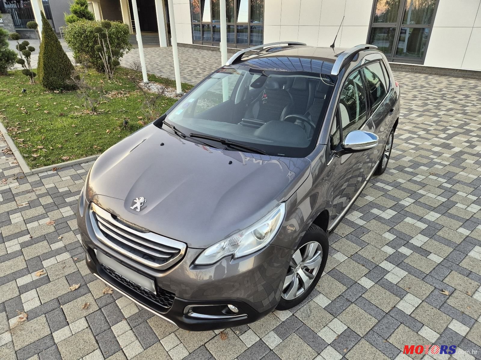 2014' Peugeot 2008 1,2 Vti photo #1