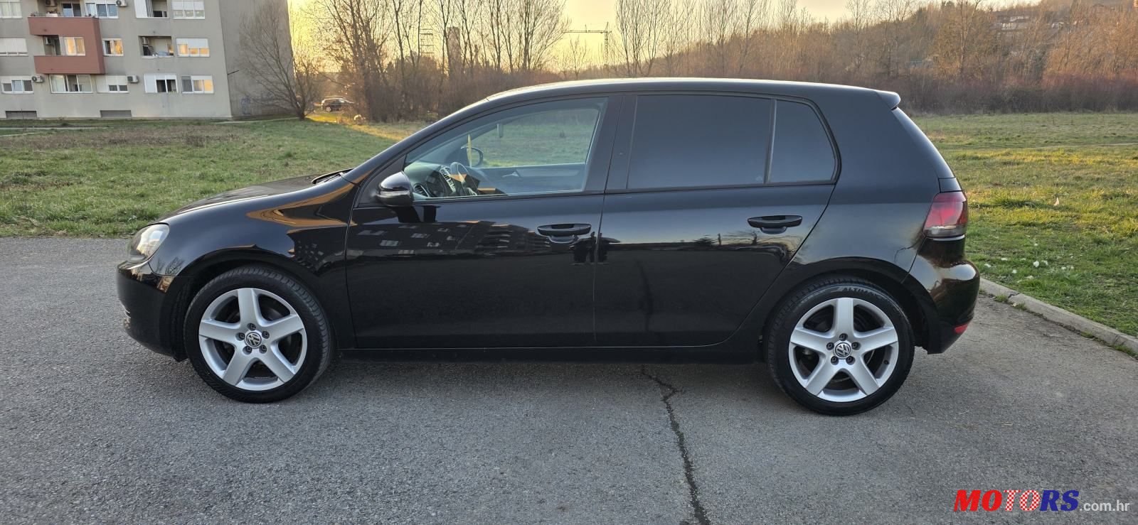 2009' Volkswagen Golf VI 1,6 photo #3