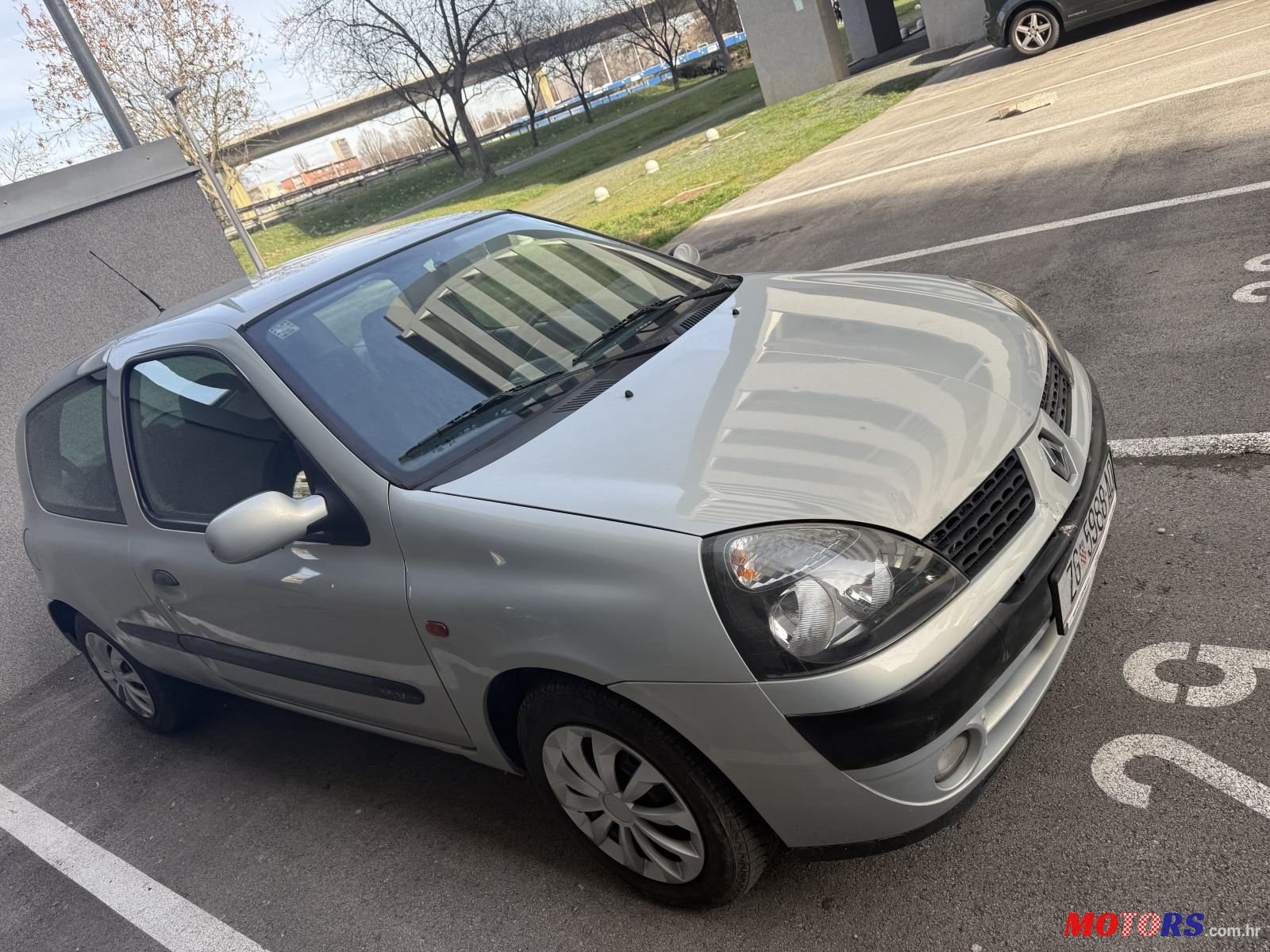 2002' Renault Clio 1,2 16V photo #3