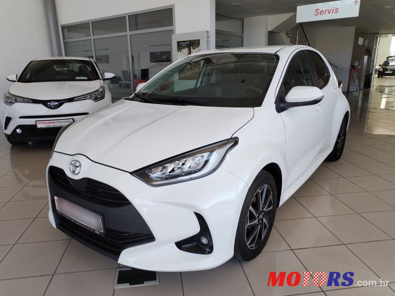 2022' Toyota Yaris 1,5 photo #1