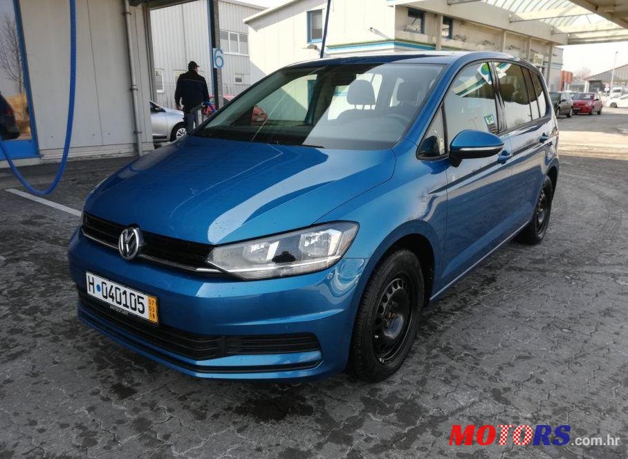 2016' Volkswagen Touran photo #1