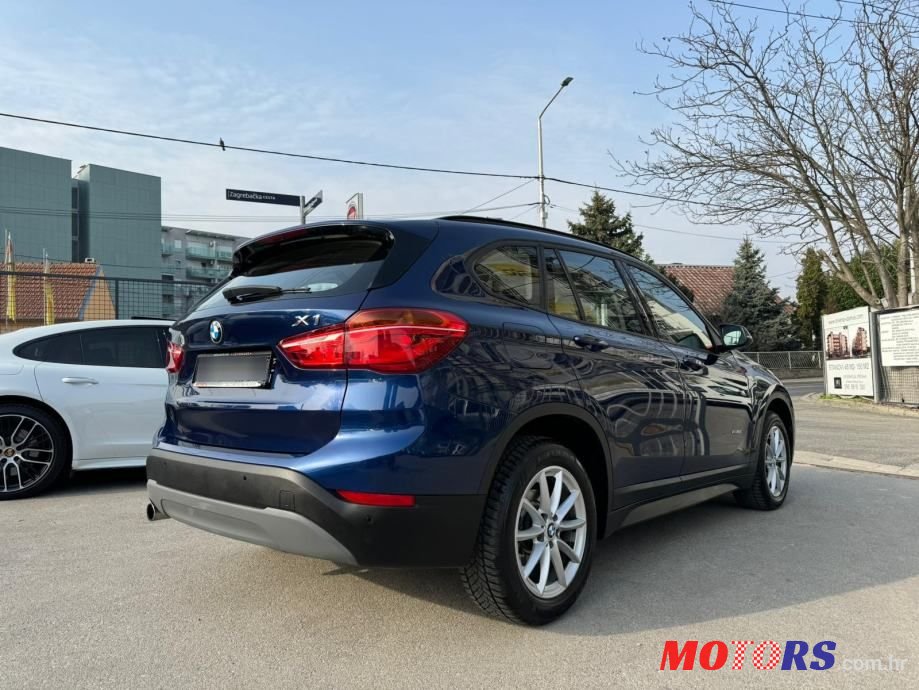 2017' BMW X1 18D photo #2