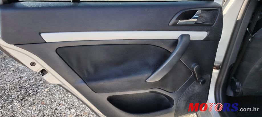 2007' Skoda Octavia Combi photo #5