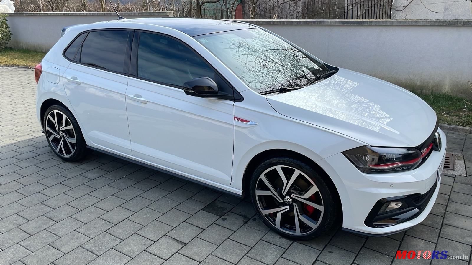 2019' Volkswagen Polo Gti photo #1