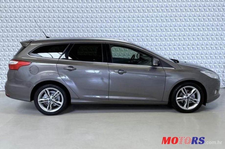 2013' Ford Focus Karavan photo #5