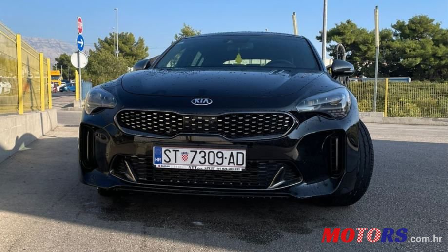 2018' Kia Stinger 3,3 photo #3
