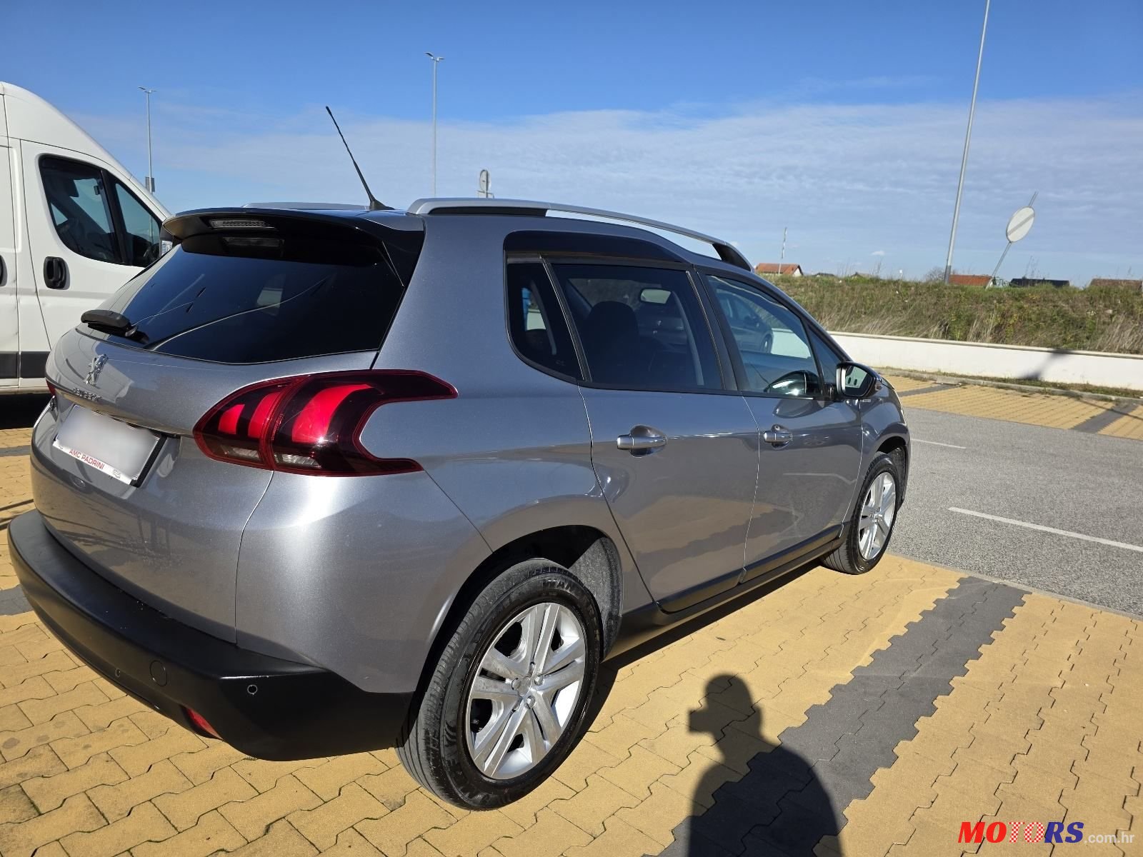 2019' Peugeot 2008 1,2 Puretech photo #4