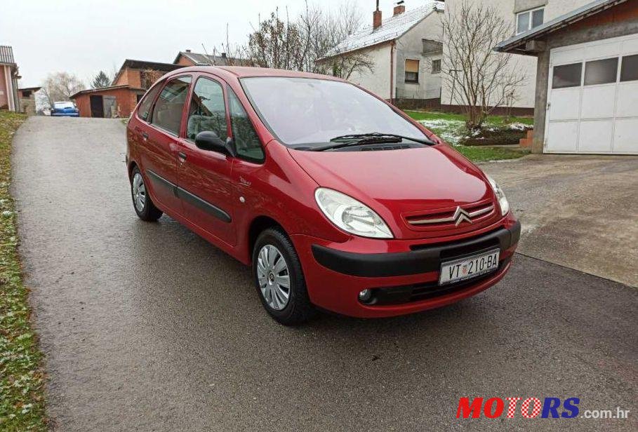 2004' Citroen Xsara Picasso photo #1