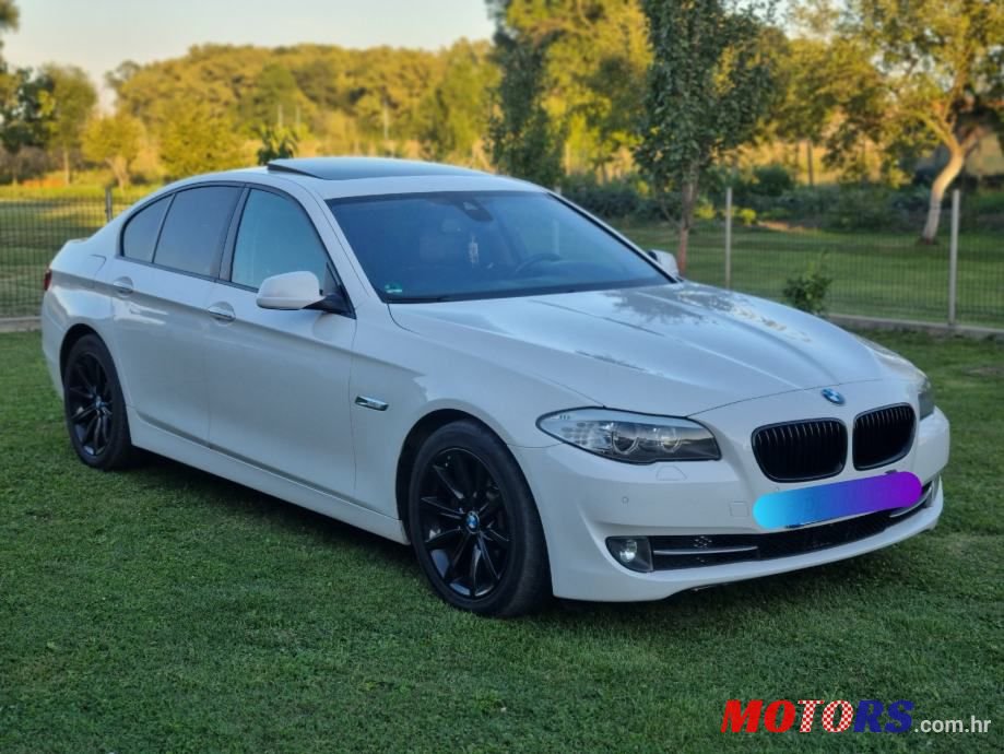 2012' BMW Serija 5 520D photo #1