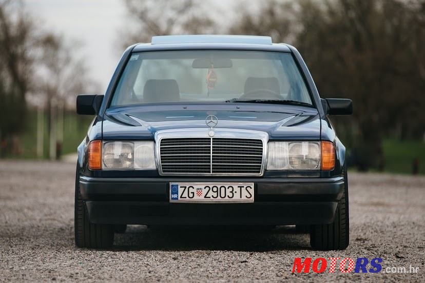 1987' Mercedes-Benz 124 260 photo #1