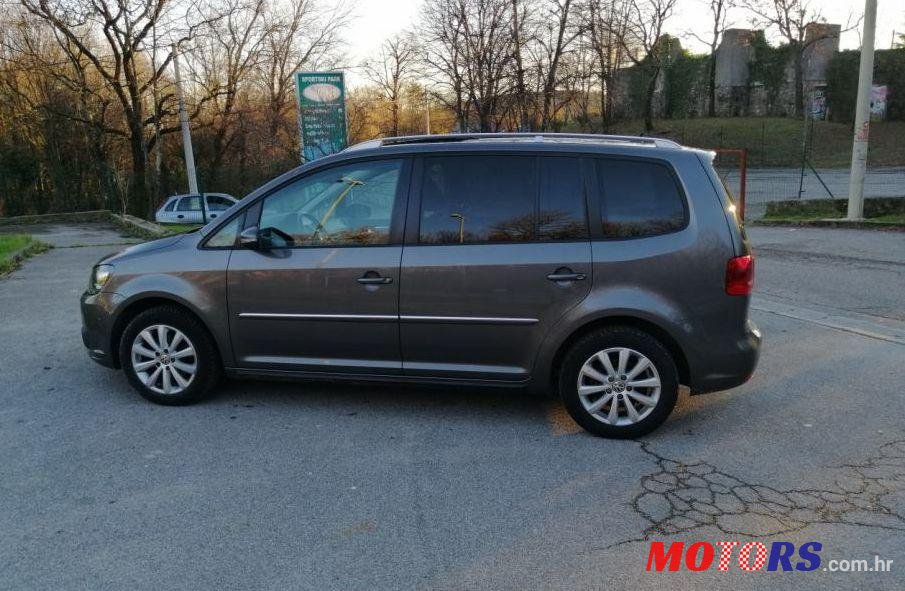 2011' Volkswagen Touran 1,6 Tdi photo #1