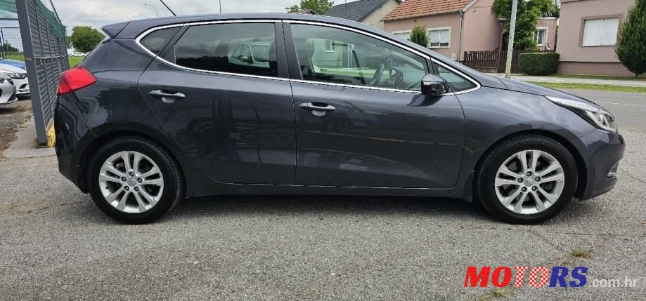 2012' Kia Ceed 1,4 Crdi Ex photo #4