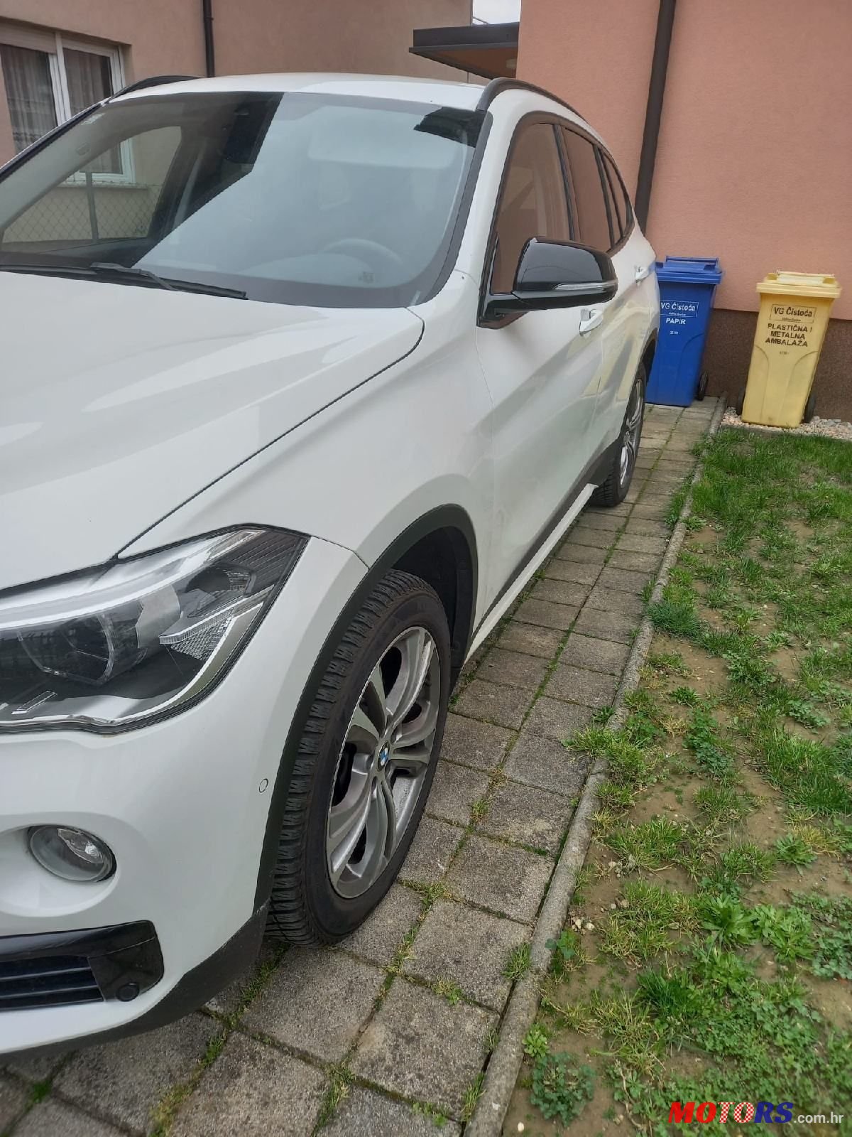 2017' BMW X1 20D photo #4