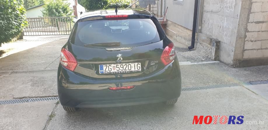 2015' Peugeot 208 photo #5