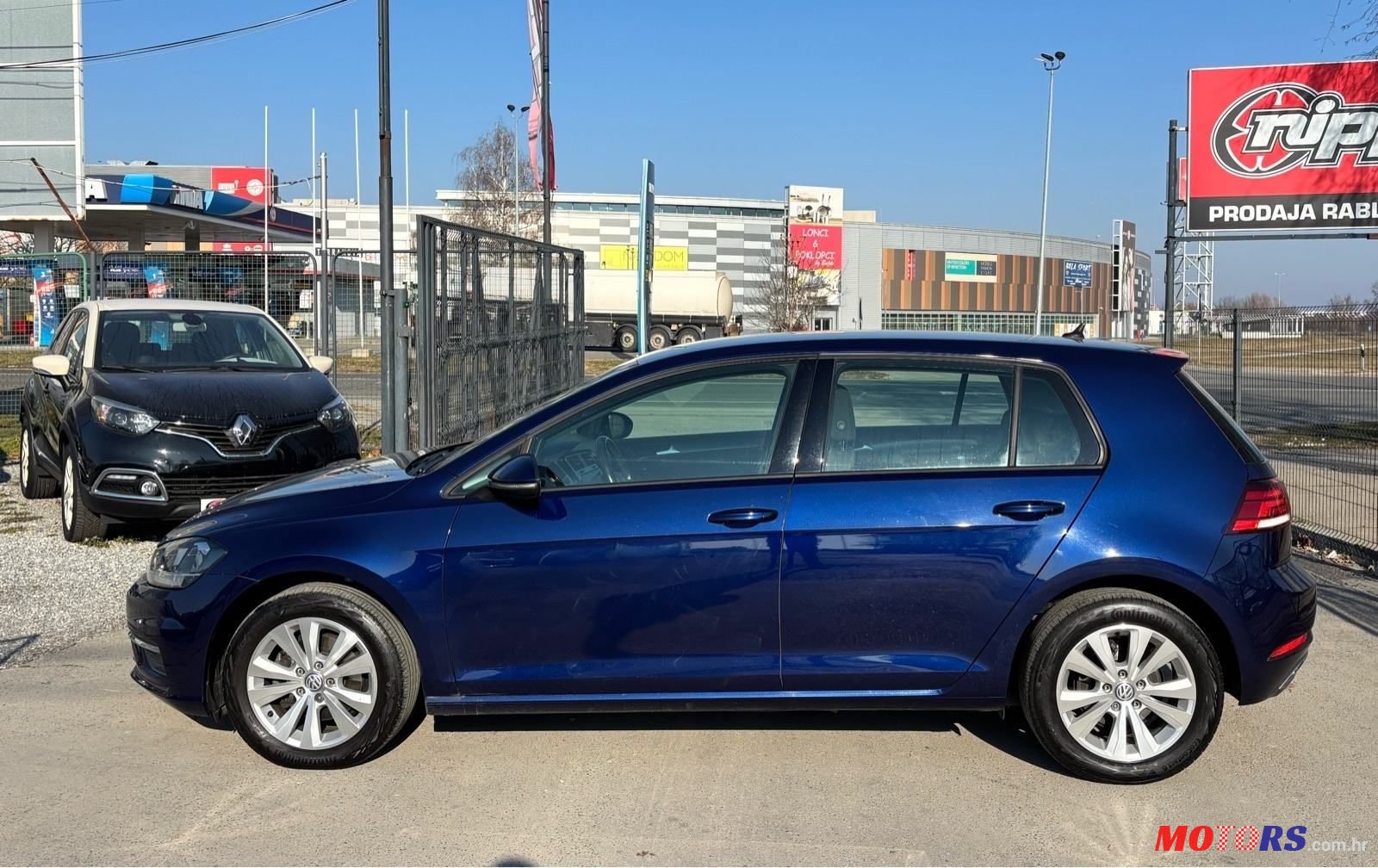 2020' Volkswagen Golf VII 1.6 Tdi photo #3