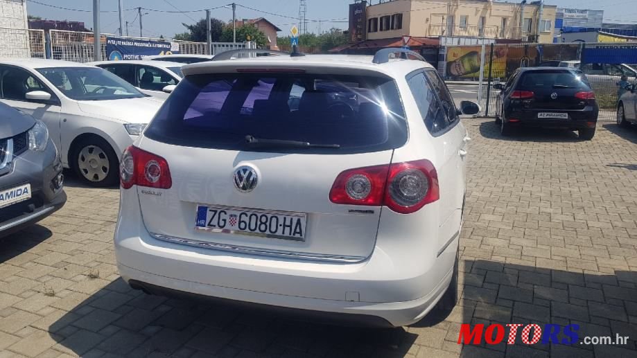 2010' Volkswagen Passat Variant photo #5