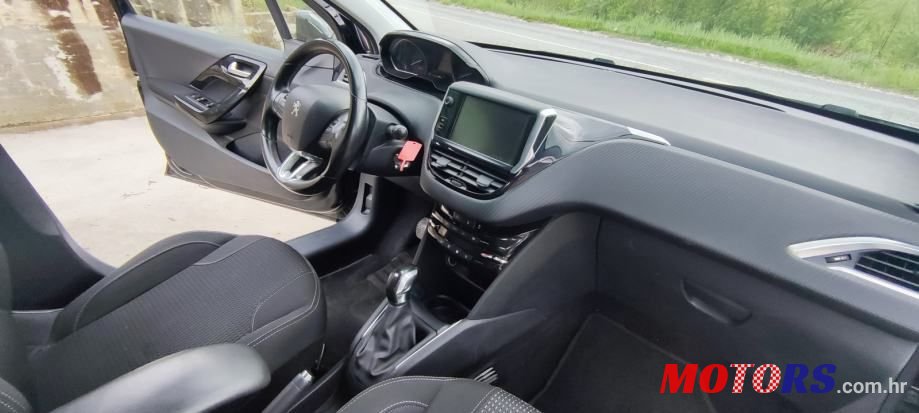 2015' Peugeot 208 1,6 Bluehdi photo #5