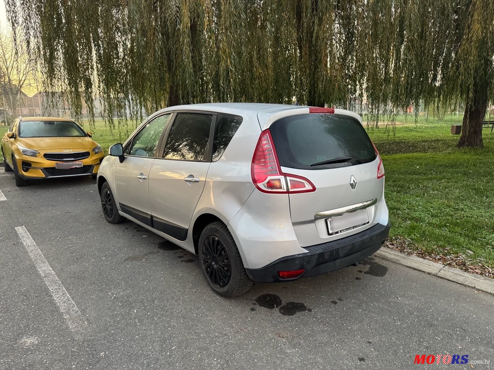 2011' Renault Scenic 1,5 Dci photo #5