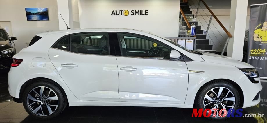 2020' Renault Megane Blue Dci 115 photo #6